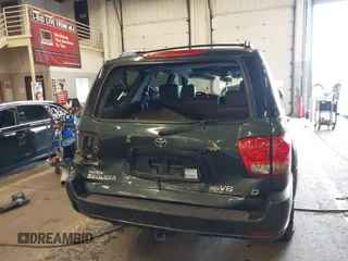 2006 Toyota Sequoia SR5 with VIN 5TDBT44A16S262643, listed as a IAAI auction lot 41658275 with 403,034 mi miles and . Bid and sale history available at DreamBid. Image 17.