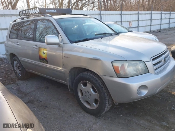 2004 Toyota Highlander with VIN JTEEP21A940020527, listed as a IAAI auction lot 41800369 with 259,592 mi miles. Bid and sale history available at carsss.com. Image 1.