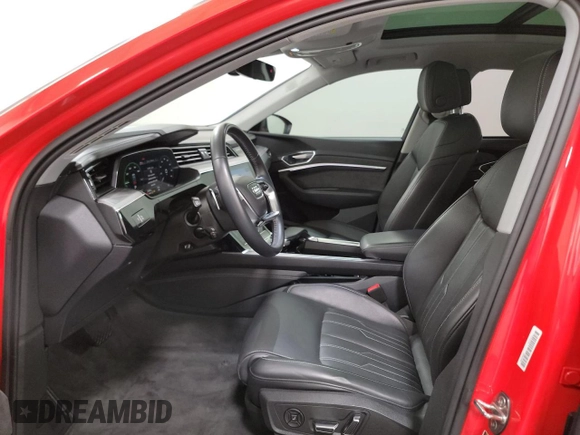 2021 Audi e-tron Sportback Prestige z VIN WA13AAGEXMB030421, wystawiony jako Copart lot #58747825 z przebiegiem 55 896 mil mil oraz Tytuł czysty. Historia ofert i sprzedaży dostępna na DreamBid. Obrazek 5.
