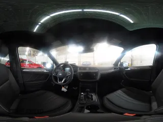 2024 Volkswagen Tiguan SE R-Line Black с VIN 3VV8B7AX8RM090818, выставлен на аукционе IAAI как лот 42123399 с пробегом 10 846 миль миль и . История ставок и продаж доступна на DreamBid. Изображение 19.