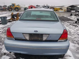 1998 Ford Crown Victoria LX с VIN 2FAFP74W4WX100549, выставлен на аукционе IAAI как лот 41573494 с пробегом 114 818 миль миль и . История ставок и продаж доступна на DreamBid. Изображение 16.