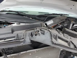 2022 Chevrolet Express Cargo z VIN 1GCWGAF72N1259915, wystawiony jako Copart lot #82166044 z przebiegiem Nie podano mil oraz Szkoda całkowita • Salvage title. Historia ofert i sprzedaży dostępna na DreamBid. Obrazek 12.