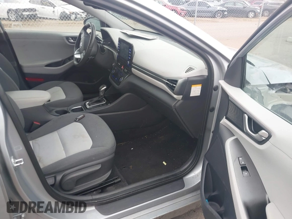 2020 Hyundai Ioniq SE with VIN KMHC75LC0LU242355, listed as a IAAI auction lot 42144438 with 74,120 mi miles and . Bid and sale history available at DreamBid. Image 5.