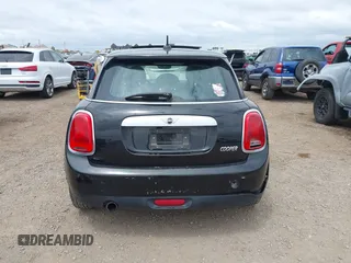 2015 MINI Hardtop 4 Door z VIN WMWXS5C58FT831568, wystawiony jako IAAI lot #42129819 z przebiegiem 76 044 mil mil oraz . Historia ofert i sprzedaży dostępna na DreamBid. Obrazek 17.