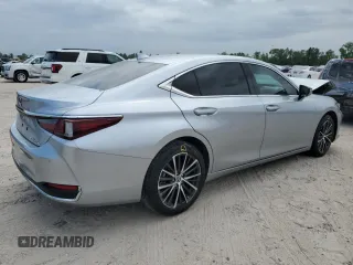 2024 Lexus ES 250 with VIN 58AD11D1XRU013033, listed as a Copart auction lot 53267625 with 17,916 mi miles and Salvage title. Bid and sale history available at DreamBid. Image 3.