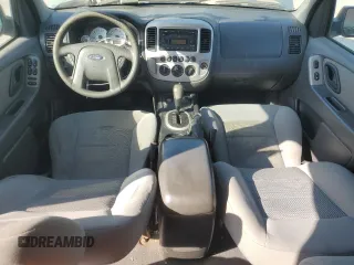 2005 Ford Escape Hybrid z VIN 1FMCU95HX5KB95634, wystawiony jako Copart lot #56513595 z przebiegiem 228 188 mil mil oraz Czysty tytuł • Clean title. Historia ofert i sprzedaży dostępna na DreamBid. Obrazek 8.