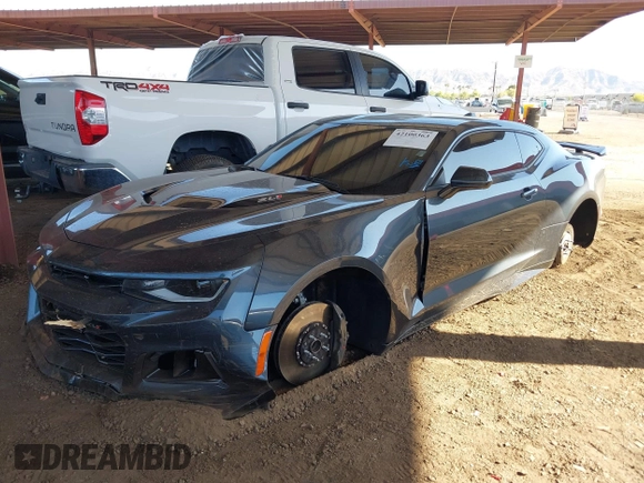 2023 Chevrolet Camaro ZL1 z VIN 1G1FK1R6XP0105522, wystawiony jako IAAI lot #42100363 z przebiegiem 8771 mil mil oraz . Historia ofert i sprzedaży dostępna na DreamBid. Obrazek 17.