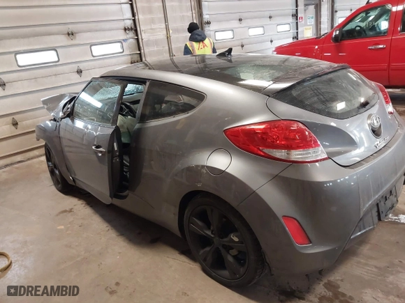 2016 Hyundai Veloster with VIN KMHTC6AD8GU267426, listed as a IAAI auction lot 41349385 with 114,245 mi miles. Bid and sale history available at carsss.com. Image 15.
