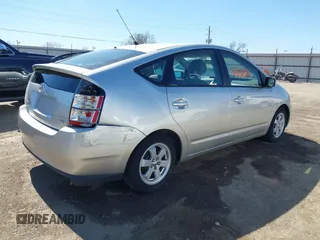 2005 Toyota Prius with VIN JTDKB20U153124639, listed as a IAAI auction lot 41696769 with 245,061 mi miles. Bid and sale history available at carsss.com. Image 4.