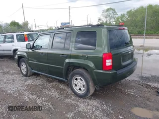 2008 Jeep Patriot Sport with VIN 1J8FT28088D520705, listed as a IAAI auction lot 42107804 with 77,032 mi miles and . Bid and sale history available at DreamBid. Image 3.