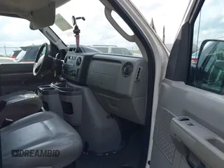 2011 Ford Econoline Passenger XL с VIN 1FBSS3BL1BDA42365, выставлен на аукционе IAAI как лот 41910928 с пробегом 158 826 миль миль и . История ставок и продаж доступна на DreamBid. Изображение 5.