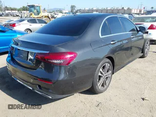 2021 Mercedes-Benz E 350 with VIN W1KZF8DB5MA912435, listed as a IAAI auction lot 42311200 with 32,631 mi miles and . Bid and sale history available at DreamBid. Image 4.