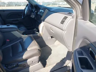 2007 Honda Pilot EX-L with VIN 2HKYF18667H501911, listed as a IAAI auction lot 41752356 with 267,277 mi miles and . Bid and sale history available at DreamBid. Image 5.