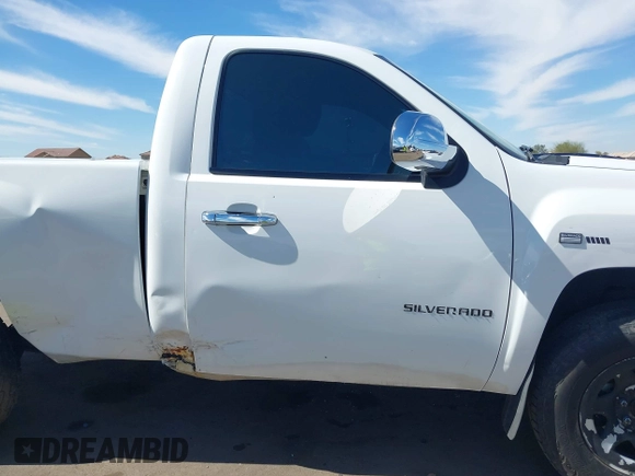 2009 Chevrolet Silverado 1500 Work Truck with VIN 1GCEC14019Z276063, listed as a IAAI auction lot 41654795 with 190,331 mi miles. Bid and sale history available at carsss.com. Image 13.