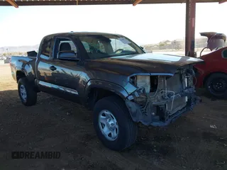 2018 Toyota Tacoma SR with VIN 5TFRX5GN5JX104820, listed as a IAAI auction lot 41680017 with 48,814 mi miles and . Bid and sale history available at carsss.com. Image 1.
