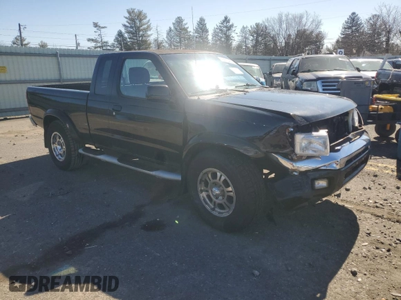 2000 Nissan Frontier XE z VIN 1N6ED26T3YC411827, wystawiony jako Copart lot #48612455 z przebiegiem 140 373 mil mil oraz Czysty tytuł • Clean title. Historia ofert i sprzedaży dostępna na DreamBid. Obrazek 4.