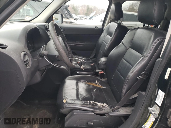 2010 Jeep Patriot Limited with VIN 1J4NF4GB6AD642911, listed as a Copart auction lot 88147525 with 136,186 mi miles and Clean Title. Bid and sale history available at carsss.com. Image 7.