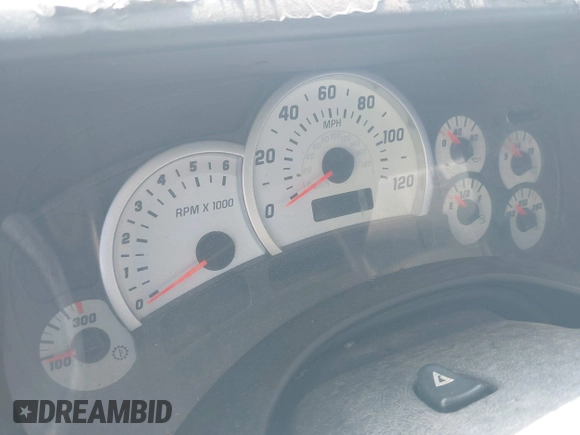 2004 Hummer H2 z VIN 5GRGN23U34H105809, wystawiony jako IAAI lot #42456055 z przebiegiem Nie podano mil oraz . Historia ofert i sprzedaży dostępna na DreamBid. Obrazek 7.