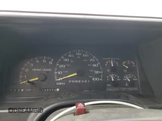 1998 GMC Suburban with VIN 3GKFK16R1WG510835, listed as a Copart auction lot 84566304 with 235,049 mi miles and Salvage Title. Bid and sale history available at carsss.com. Image 9.