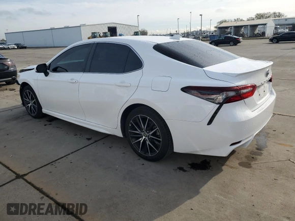 2022 Toyota Camry SE with VIN 4T1T11AK5NU645092, listed as a Copart auction lot 49741835 with 35,366 mi miles and Salvage Title. Bid and sale history available at carsss.com. Image 2.