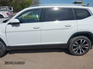2019 Volkswagen Atlas SEL Premium with VIN 1V2NR2CA4KC612472, listed as a IAAI auction lot 42095556 with 98,397 mi miles and . Bid and sale history available at DreamBid. Image 14.
