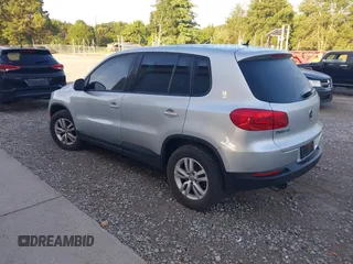 2013 Volkswagen Tiguan S z VIN WVGAV3AX0DW562532, wystawiony jako IAAI lot #42737494 z przebiegiem 152 549 mil mil oraz . Historia ofert i sprzedaży dostępna na DreamBid. Obrazek 3.