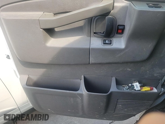 2017 Chevrolet Express Cargo с VIN 1GCWGAFF4H1345724, выставлен на аукционе IAAI как лот 42847825 с пробегом 176 392 миль миль и . История ставок и продаж доступна на DreamBid. Изображение 6.