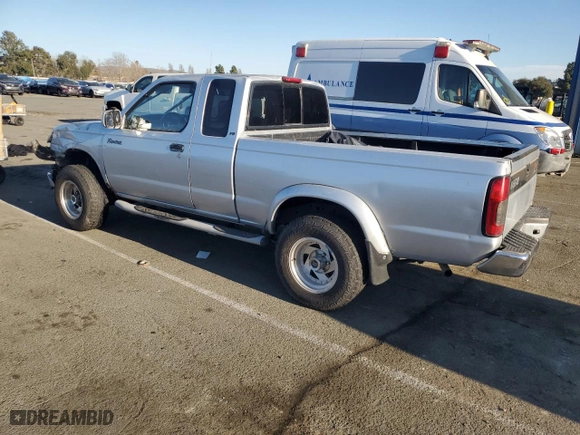 2000 Nissan Frontier 2WD XE with VIN 1N6ED26T1YC327635, listed as a Copart auction lot 43149525 with 922,578 mi miles and Salvage Title. Bid and sale history available at carsss.com. Image 2.
