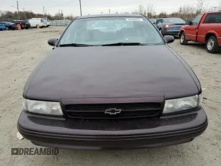 1995 Chevrolet Caprice with VIN 1G1BL52P5SR146120, listed as a Copart auction lot 50930555 with 938,938 mi miles and Non repairable. Bid and sale history available at DreamBid. Image 5.