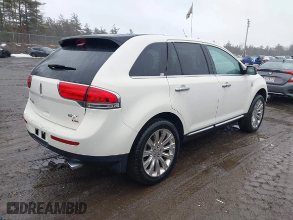 2013 Lincoln MKX with VIN 2LMDJ8JK8DBL23732, listed as a IAAI auction lot 41670920 with 103,782 mi miles. Bid and sale history available at carsss.com. Image 4.