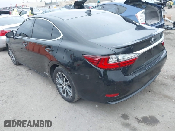 2018 Lexus ES with VIN JTHBW1GG2J2193949, listed as a IAAI auction lot 41772763 with 190,015 mi miles. Bid and sale history available at carsss.com. Image 3.