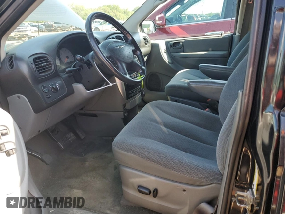 2005 Chrysler Town & Country Touring with VIN 2C4GP54L85R522867, listed as a Copart auction lot 50930125 with 201,641 mi miles and Salvage Title. Bid and sale history available at DreamBid. Image 7.