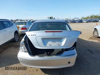 2003 Mercedes-Benz C 320 с VIN WDBRF64J73F381521, выставлен на аукционе IAAI как лот 41970103 с пробегом 119 180 миль миль и . История ставок и продаж доступна на DreamBid. Изображение 16.