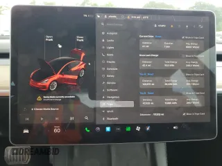 2023 Tesla Model 3 z VIN 5YJ3E1EA8PF436452, wystawiony jako Copart lot #59562355 z przebiegiem 117 512 mil mil oraz Czysty tytuł • Clean title. Historia ofert i sprzedaży dostępna na DreamBid. Obrazek 9.