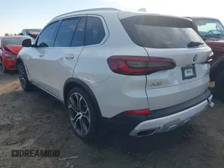 2022 BMW X5 sDrive40i with VIN 5UXCR4C05N9J18410, listed as a IAAI auction lot 41638894 with 42,971 mi miles. Bid and sale history available at carsss.com. Image 3.