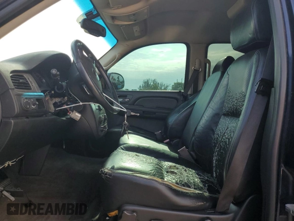 2008 Chevrolet Tahoe 2LT z VIN 1GNFC13088R139102, wystawiony jako Copart lot #52535205 z przebiegiem 260 619 mil mil oraz Czysty tytuł • Clean title. Historia ofert i sprzedaży dostępna na DreamBid. Obrazek 7.