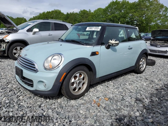 2013 MINI Hardtop z VIN WMWSU3C52DT680586, wystawiony jako Copart lot #59021355 z przebiegiem 208 323 mil mil oraz Czysty tytuł • Clean title. Historia ofert i sprzedaży dostępna na DreamBid. Obrazek 1.