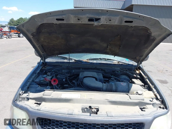 2003 Ford F-150 XLT with VIN 1FTRW08L63KD17116, listed as a IAAI auction lot 42811062 with Not provided miles and . Bid and sale history available at DreamBid. Image 10.