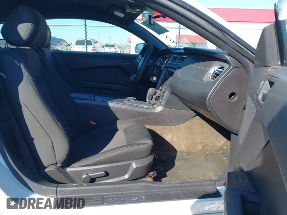 2013 Ford Mustang V6 with VIN 1ZVBP8AM6D5275902, listed as a IAAI auction lot 41750633 with 246,762 mi miles and . Bid and sale history available at DreamBid. Image 5.