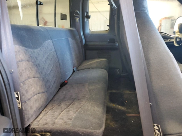 2000 Ford Super Duty F-350 DRW XL with VIN 1FTWX33F2YEC65900, listed as a Copart auction lot 46054625 with 110,585 mi miles and Non Repairable. Bid and sale history available at carsss.com. Image 10.