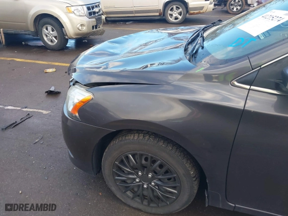 2013 Nissan Sentra SR with VIN 3N1AB7AP7DL680347, listed as a IAAI auction lot 41215274 with 185,252 mi miles. Bid and sale history available at carsss.com. Image 14.