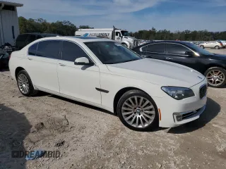 2013 BMW 7 Series 740Li with VIN WBAYE4C58DD137041, listed as a Copart auction lot 42958295 with 209,290 mi miles and Salvage title. Bid and sale history available at DreamBid. Image 4.