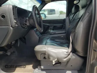 2001 Chevrolet Silverado 1500HD LS z VIN 1GCGC13U01F183621, wystawiony jako Copart lot #64191004 z przebiegiem 378 320 mil mil oraz Szkoda całkowita • Salvage title. Historia ofert i sprzedaży dostępna na DreamBid. Obrazek 7.
