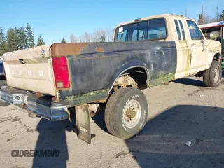 1986 Ford F-250 with VIN 1FTHX26L6GKB55629, listed as a IAAI auction lot 41287423 with 66,076 mi miles and . Bid and sale history available at DreamBid. Image 4.