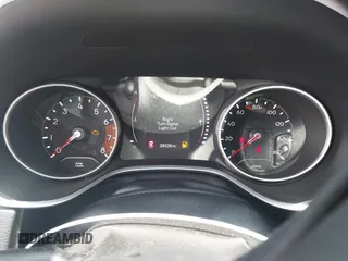 2020 Jeep Compass Latitude z VIN 3C4NJCBBXLT126537, wystawiony jako IAAI lot #42551696 z przebiegiem 38 538 mil mil oraz . Historia ofert i sprzedaży dostępna na DreamBid. Obrazek 7.
