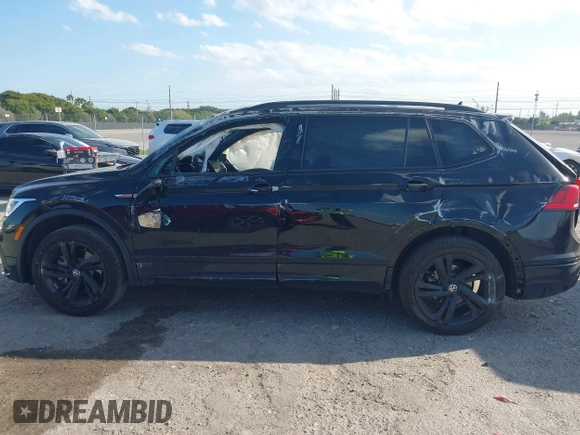2024 Volkswagen Tiguan SE R-Line Black с VIN 3VVCB7AX7RM036985, выставлен на аукционе IAAI как лот 41709085 с пробегом 19 255 миль миль и . История ставок и продаж доступна на DreamBid. Изображение 15.