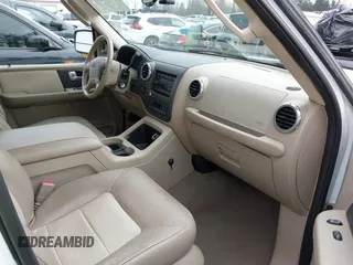 2003 Ford Expedition Eddie Bauer z VIN 1FMFU18L33LC34859, wystawiony jako IAAI lot #41681166 z przebiegiem 200 210 mil mil oraz . Historia ofert i sprzedaży dostępna na DreamBid. Obrazek 5.