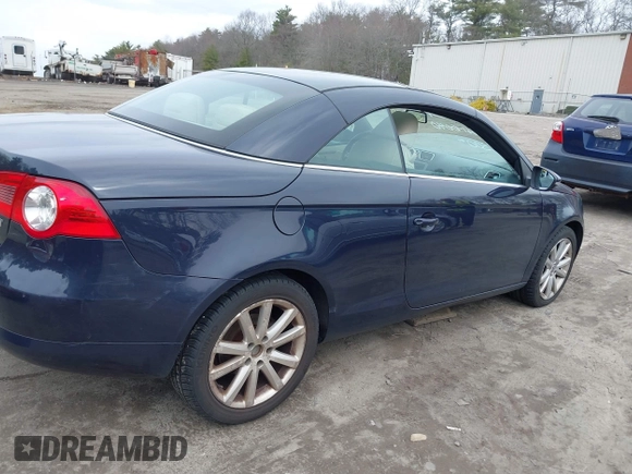 2011 Volkswagen Eos Komfort с VIN WVWBA7AH5BV001475, выставлен на аукционе IAAI как лот 41881190 с пробегом 237 064 миль миль и . История ставок и продаж доступна на DreamBid. Изображение 6.