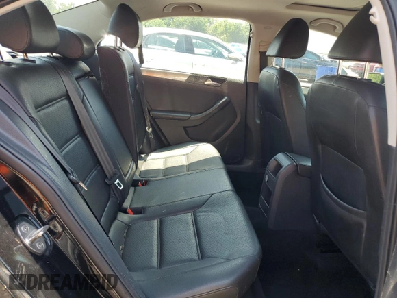 2015 Volkswagen Jetta SE with VIN 3VWD17AJ4FM329172, listed as a Copart auction lot 64143375 with 102,634 mi miles and Clean title. Bid and sale history available at DreamBid. Image 10.