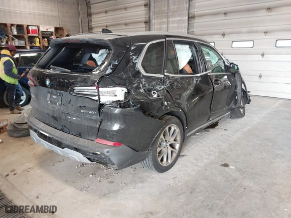 2021 BMW X5 xDrive40i with VIN 5UXCR6C01M9D94452, listed as a IAAI auction lot 41990011 with 1 mi miles. Bid and sale history available at carsss.com. Image 4.